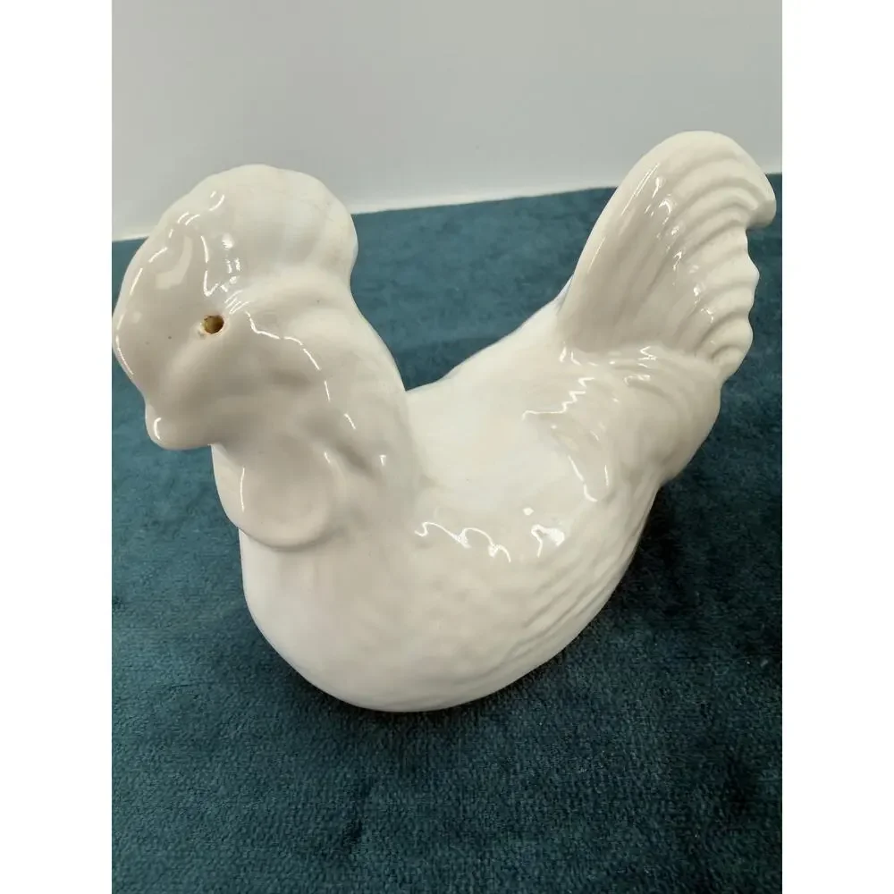 Vintage White Ceramic Rooster Salt Pepper Shakers Thanksgiving Farmhouse Table